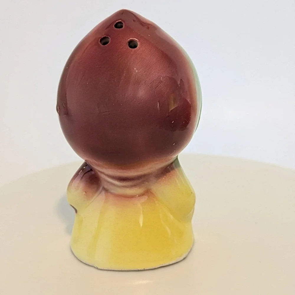 Vintage Vegetable Head People Anthropomorphic Salt And Pepper Apple Onion
